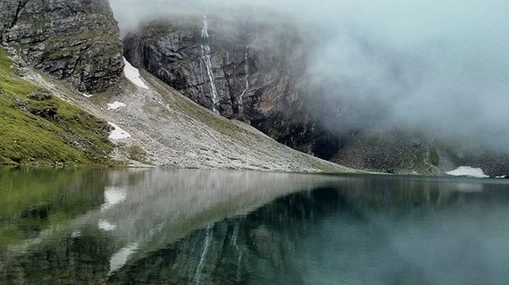 Hemkund Lake